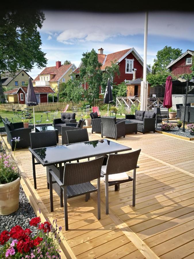 Hotell Floras Tradgard Öregrund Exteriér fotografie