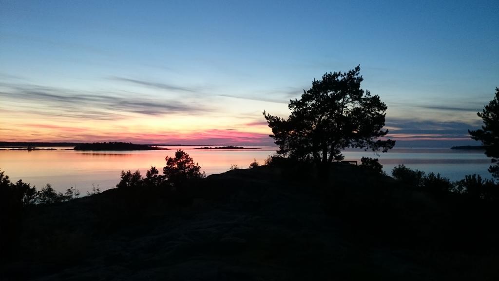 Hotell Floras Tradgard Öregrund Exteriér fotografie