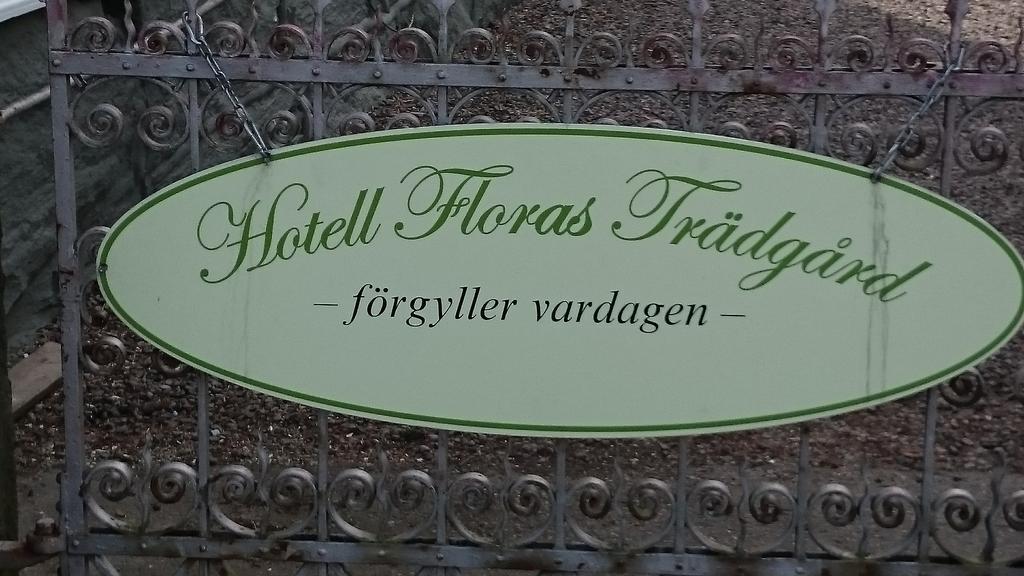 Hotell Floras Tradgard Öregrund Exteriér fotografie